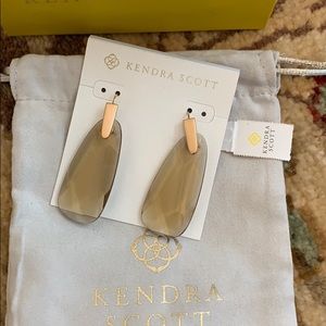 Kendra Scott Maize Earrings NWT